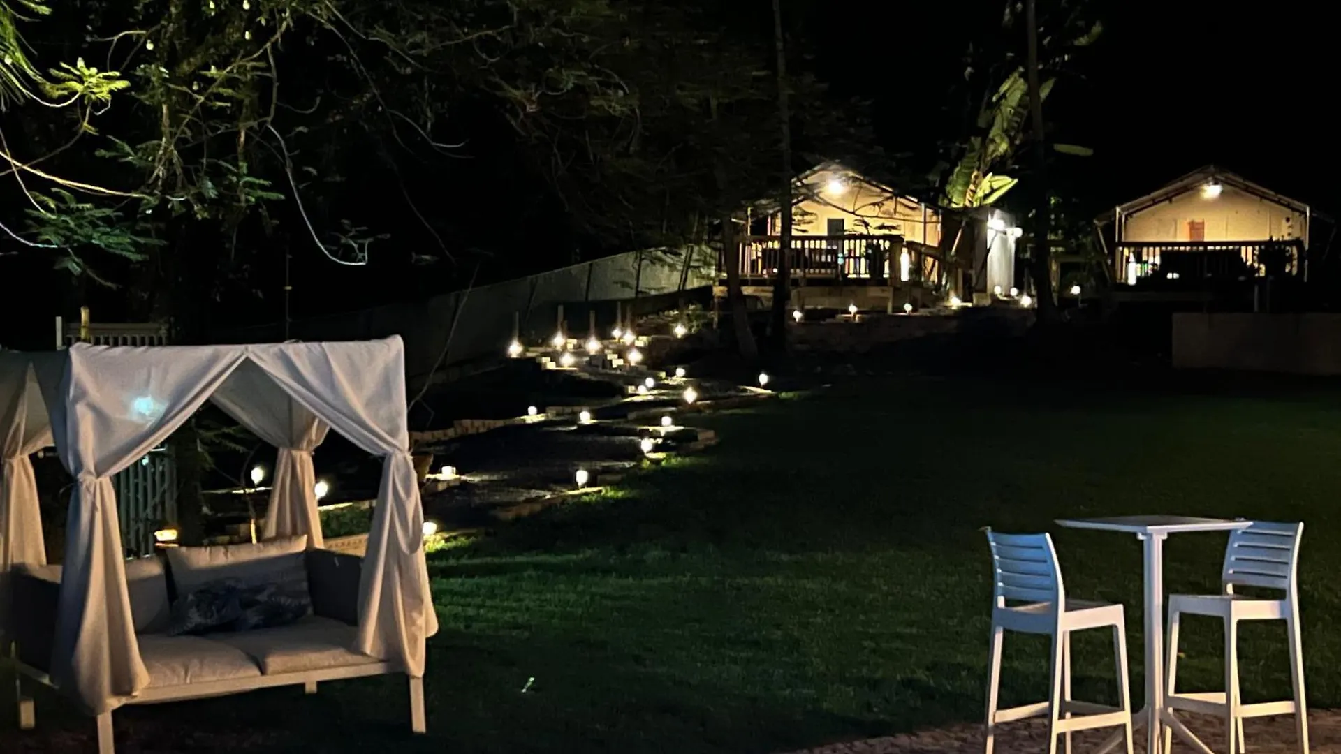 Luxury tent Jardin Al Bosque-Glamping Hotel San Juan